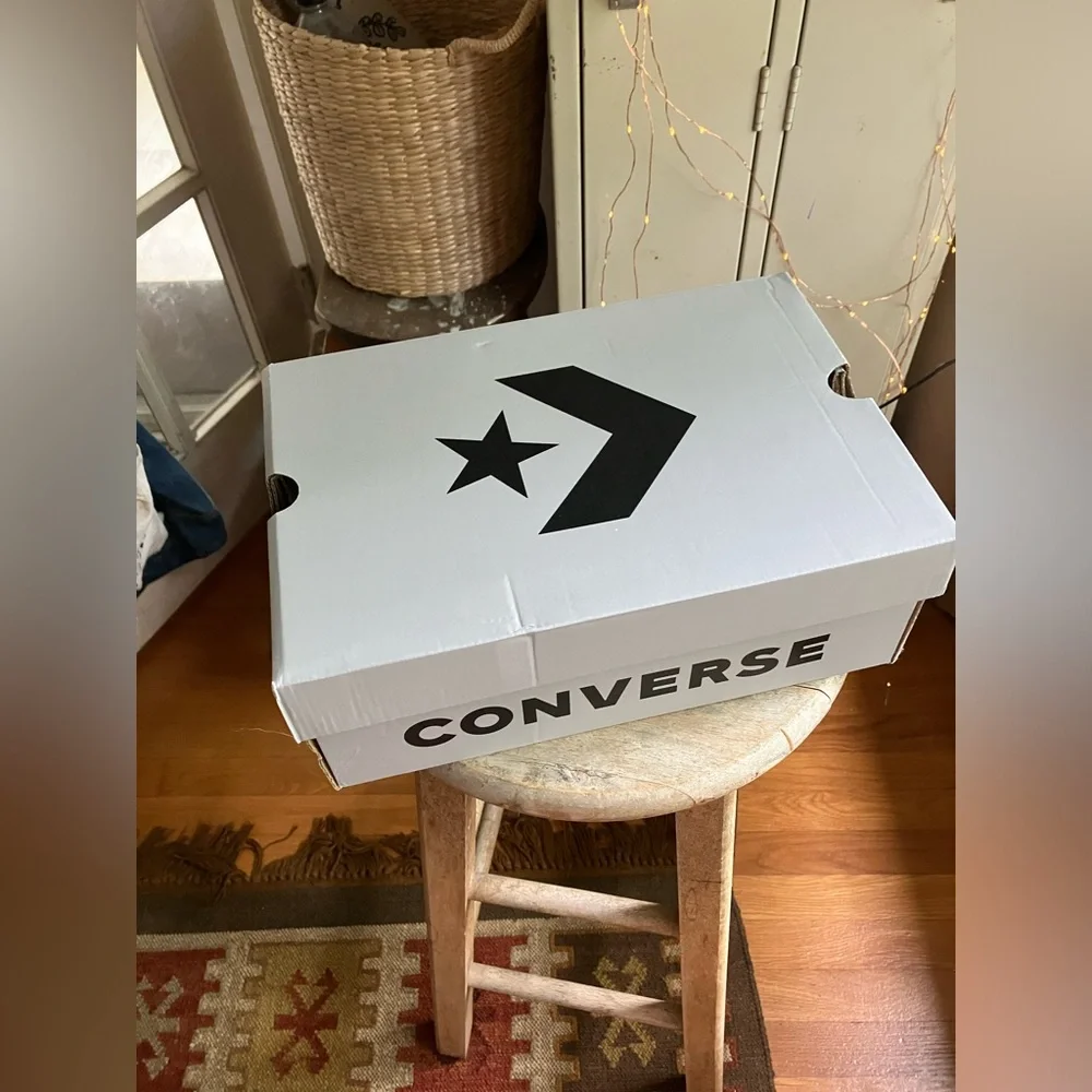 Converse Chuck Taylor All Star Pro Mid Burgundy Shoes - Picture 14 of 16